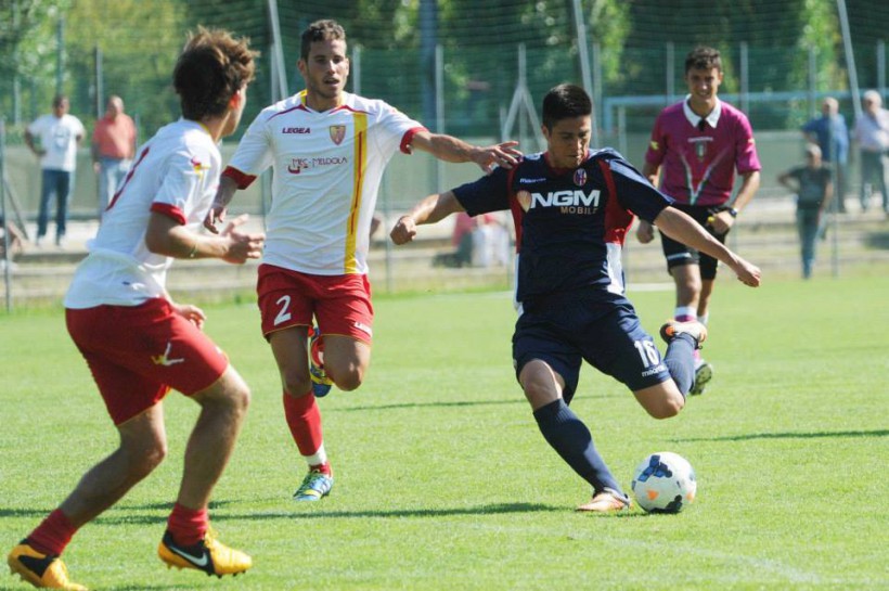 また点を決めたクリスタルド © Bologna FC