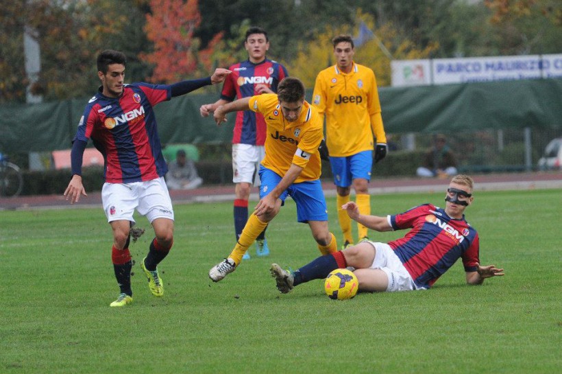 バッドマンカムズヒヤ © Bologna FC