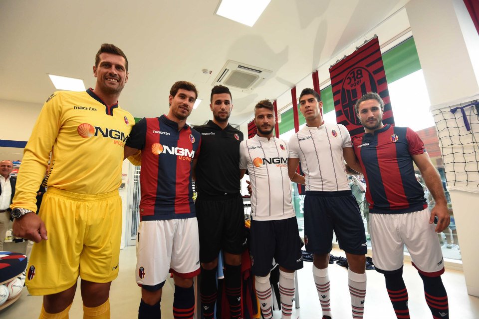 Le nuove maglie per la stagione 2014-2015 © Bologna FC