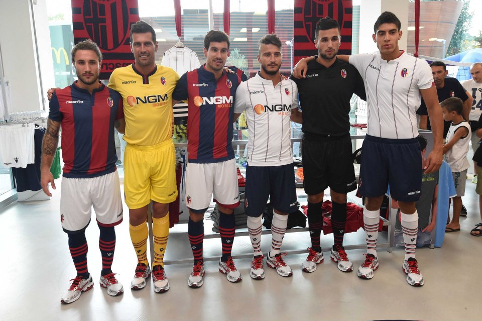 Le nuove maglie per la stagione 2014-2015 © Bologna FC